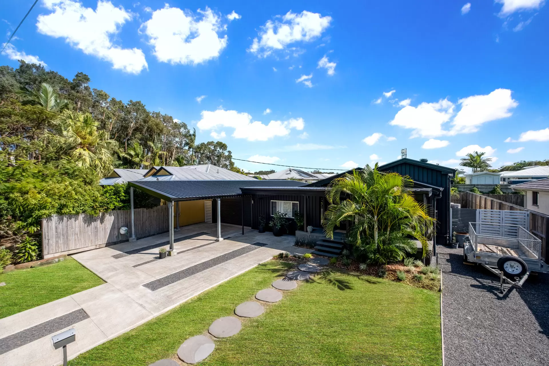 24 Sycamore Street, Mudjimba Sold by  - image 1