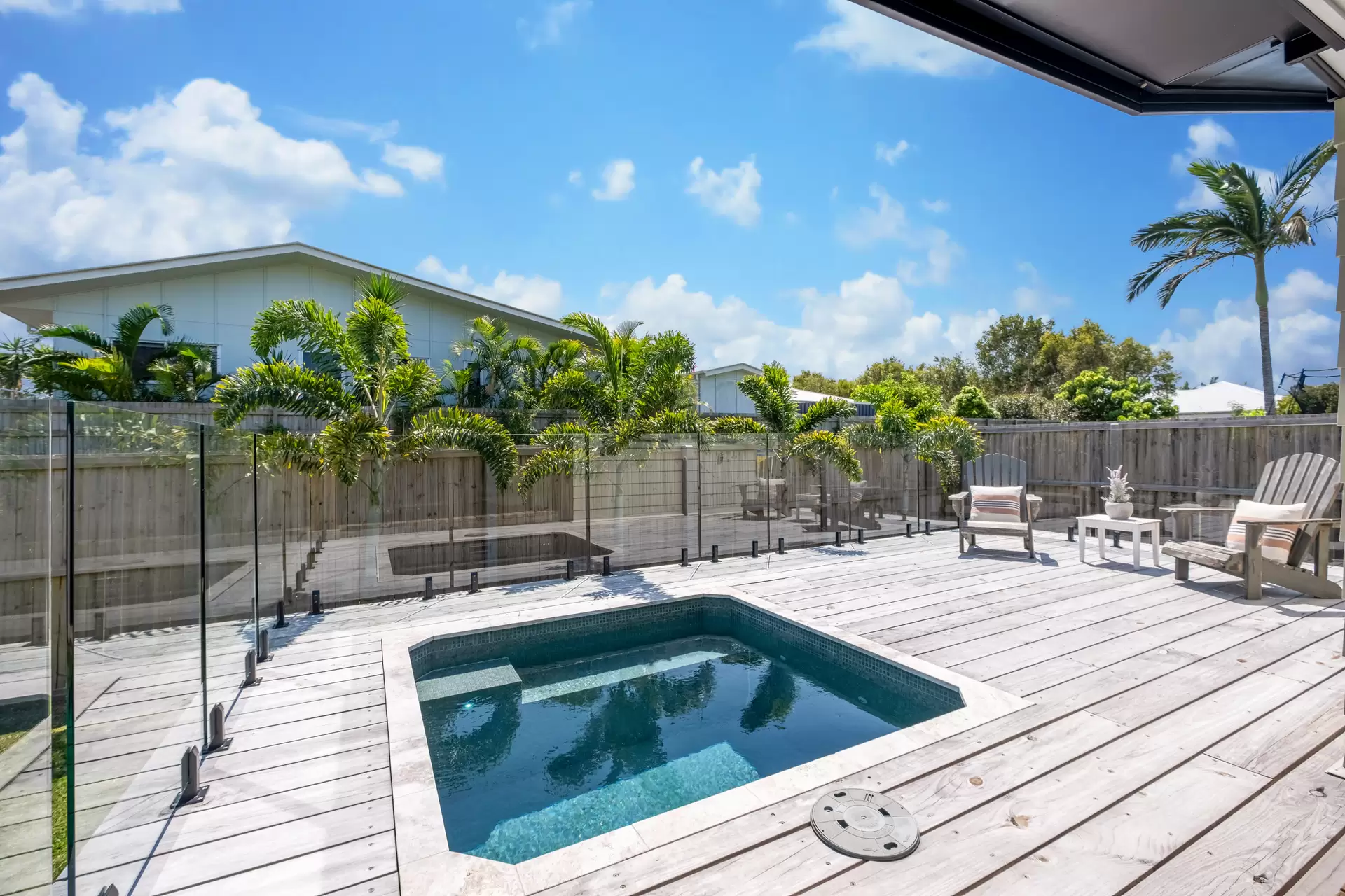 24 Sycamore Street, Mudjimba Sold by  - image 1