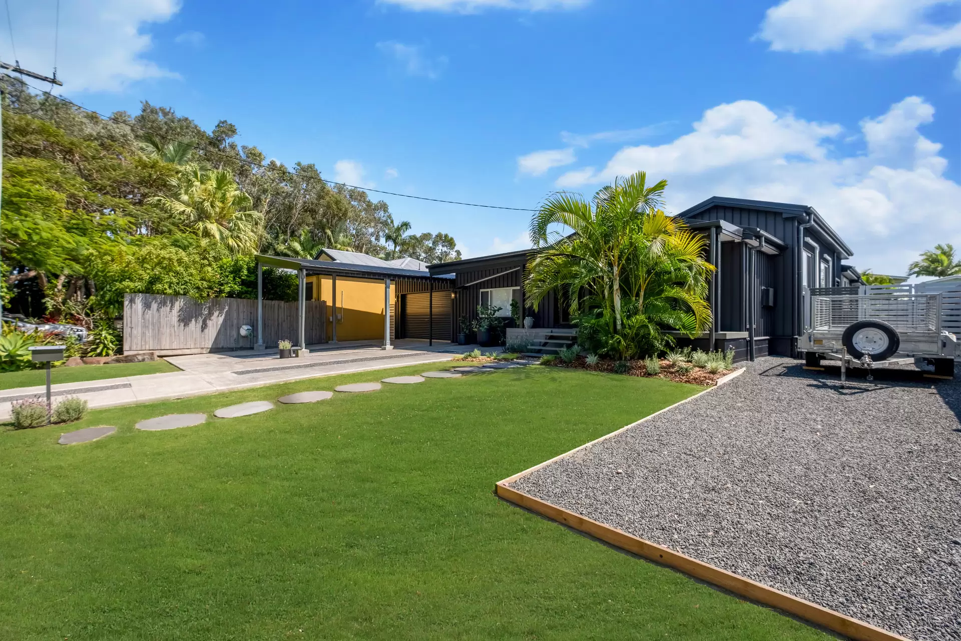 24 Sycamore Street, Mudjimba Sold by  - image 1