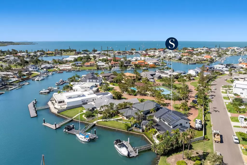 12/6-16 Anchorage Drive, Raby Bay Sold by Queensland Sotheby's International Realty