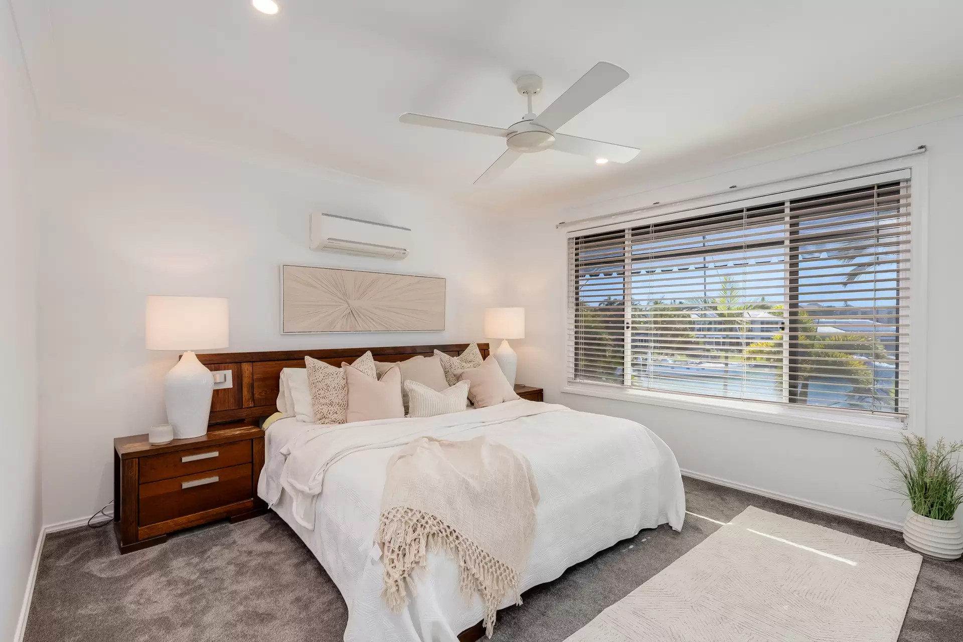 12/6-16 Anchorage Drive, Raby Bay Sold by Queensland Sotheby's International Realty - image 1