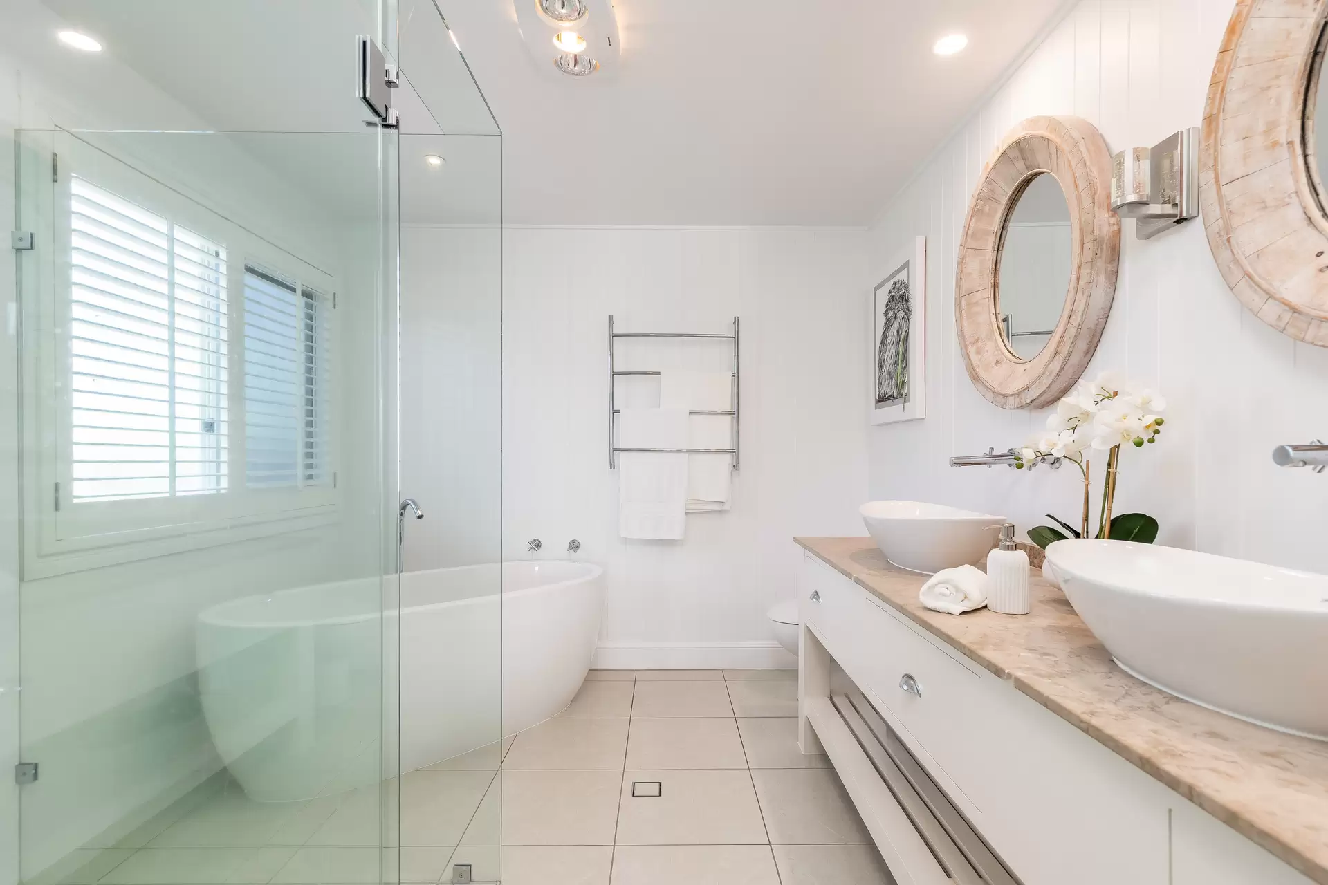 12/6-16 Anchorage Drive, Raby Bay Sold by Queensland Sotheby's International Realty - image 1