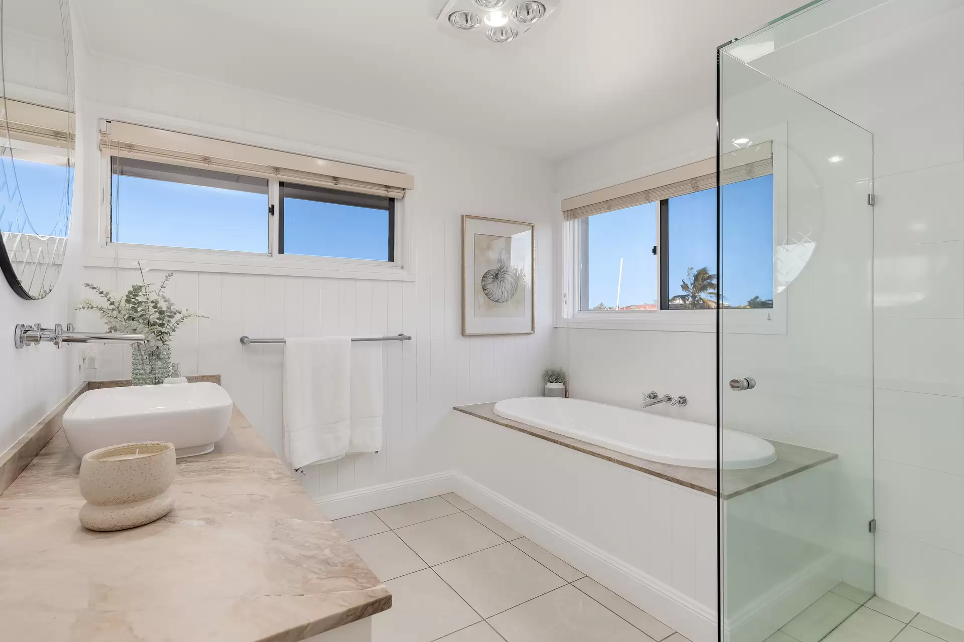 12/6-16 Anchorage Drive, Raby Bay Sold by Queensland Sotheby's International Realty - image 1