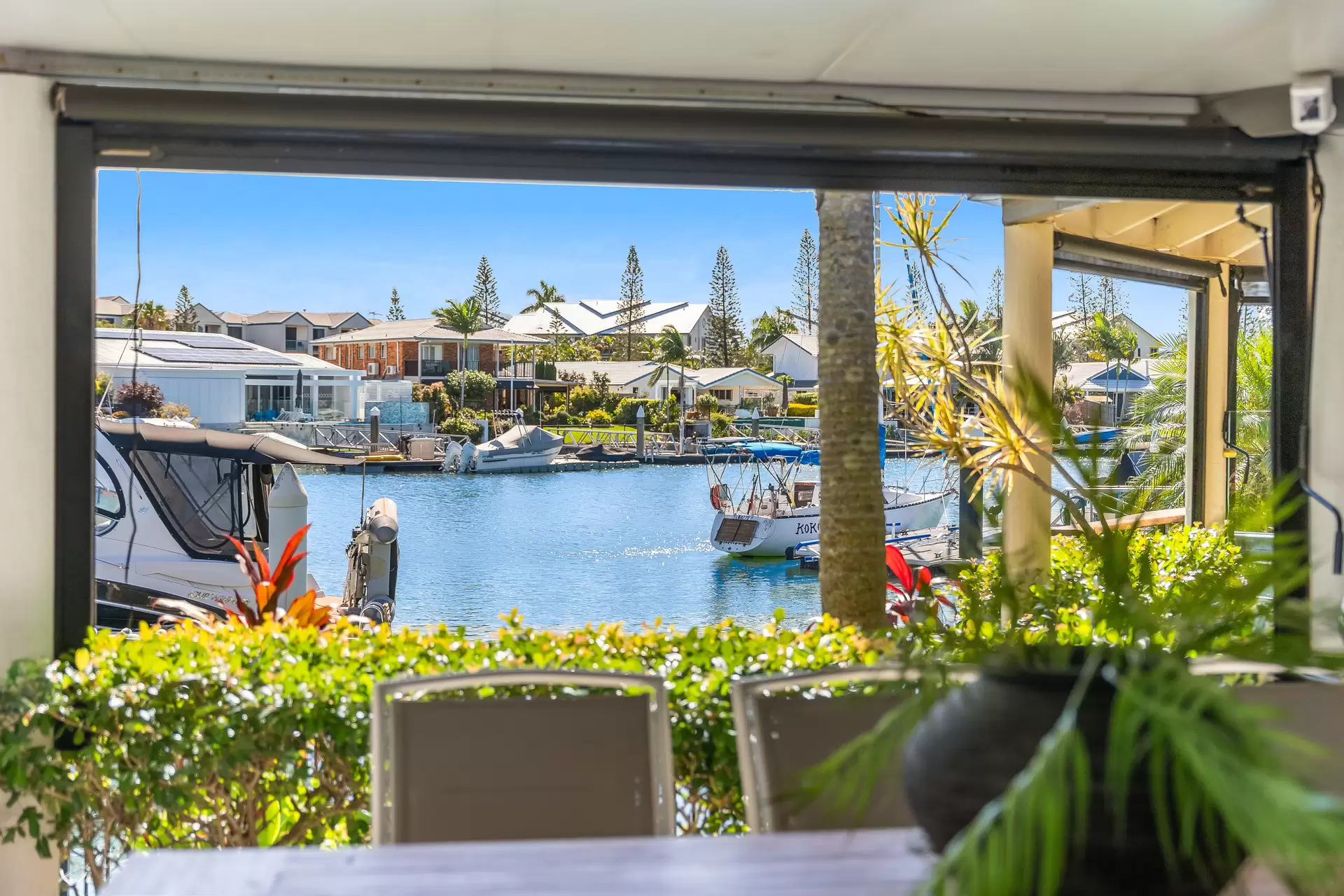 12/6-16 Anchorage Drive, Raby Bay Sold by Queensland Sotheby's International Realty - image 1