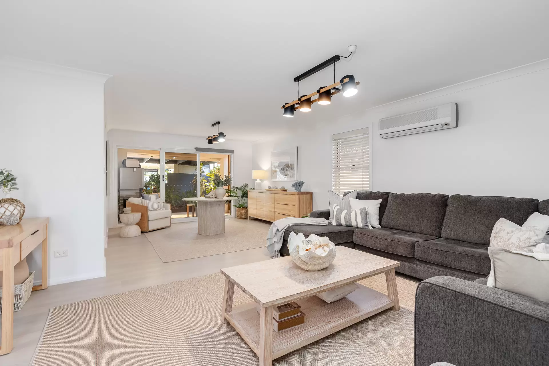 12/6-16 Anchorage Drive, Raby Bay Sold by Queensland Sotheby's International Realty - image 1