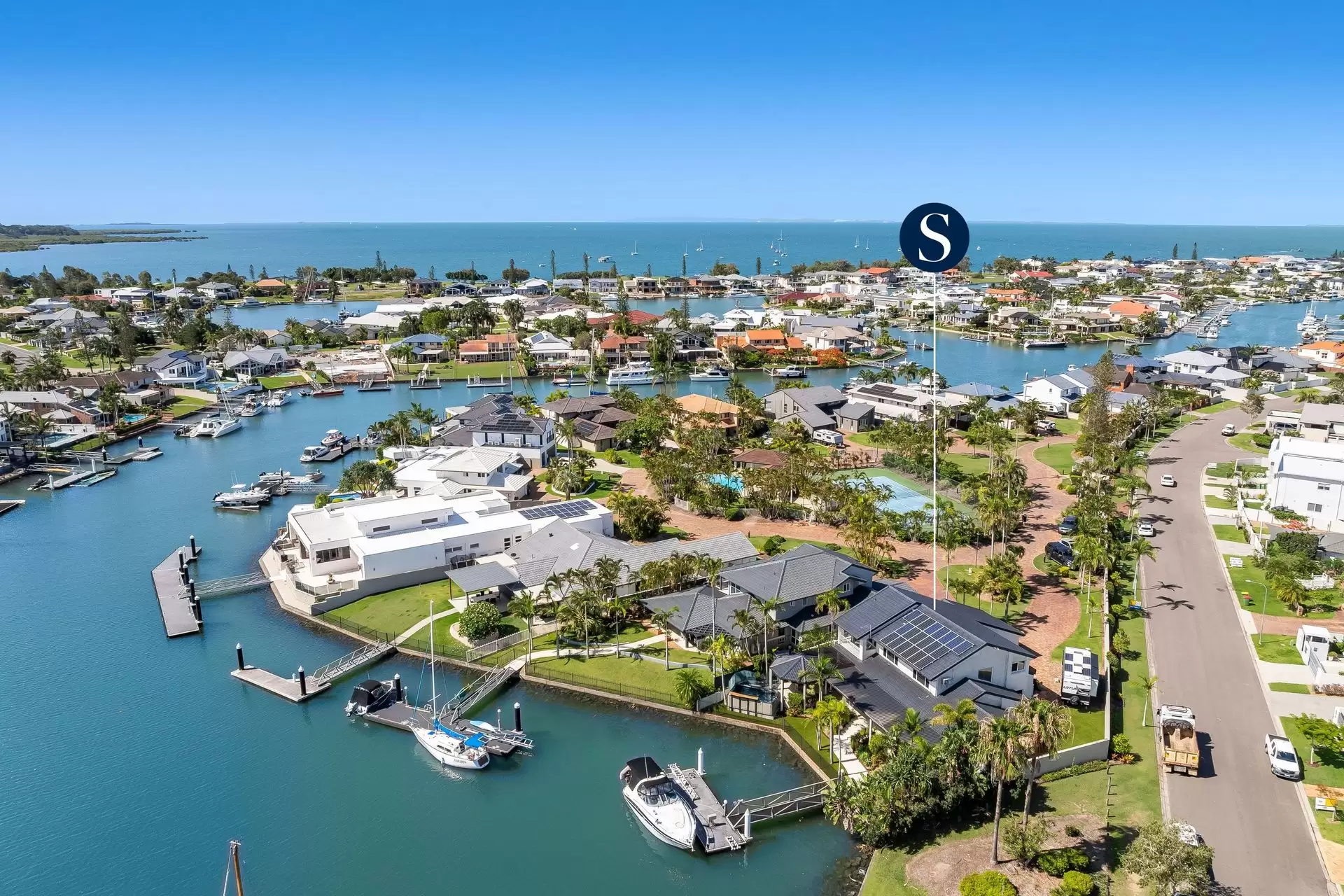 12/6-16 Anchorage Drive, Raby Bay Sold by  - image 1