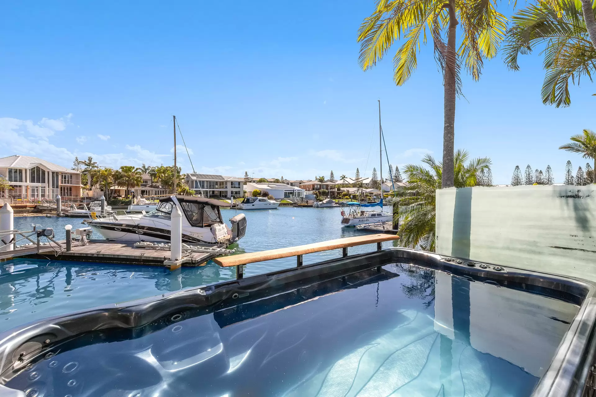 12/6-16 Anchorage Drive, Raby Bay Sold by  - image 1
