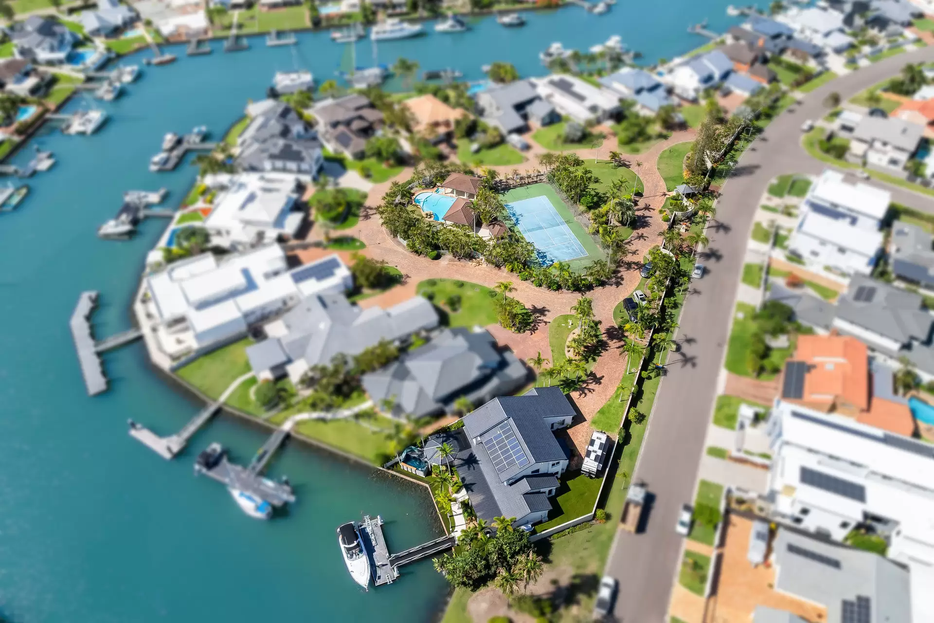 12/6-16 Anchorage Drive, Raby Bay Sold by Queensland Sotheby's International Realty - image 1