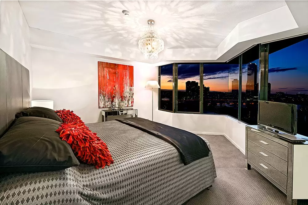 11/19 Peak Avenue, Main Beach Sold by Queensland Sotheby's International Realty - image 1