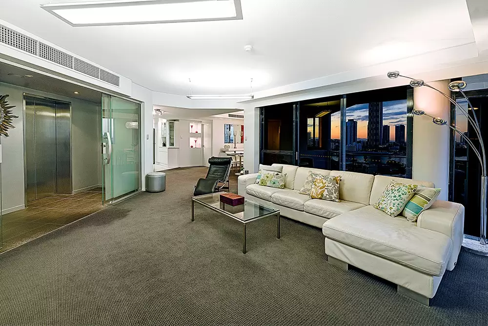 11/19 Peak Avenue, Main Beach Sold by Queensland Sotheby's International Realty - image 1