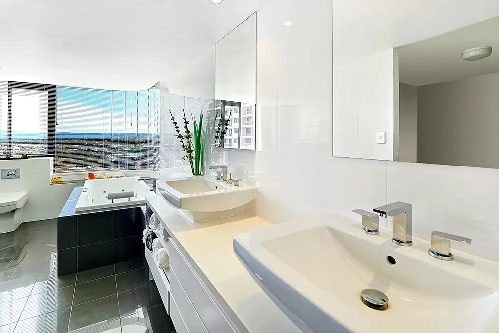 11/19 Peak Avenue, Main Beach Sold by Queensland Sotheby's International Realty - image 1