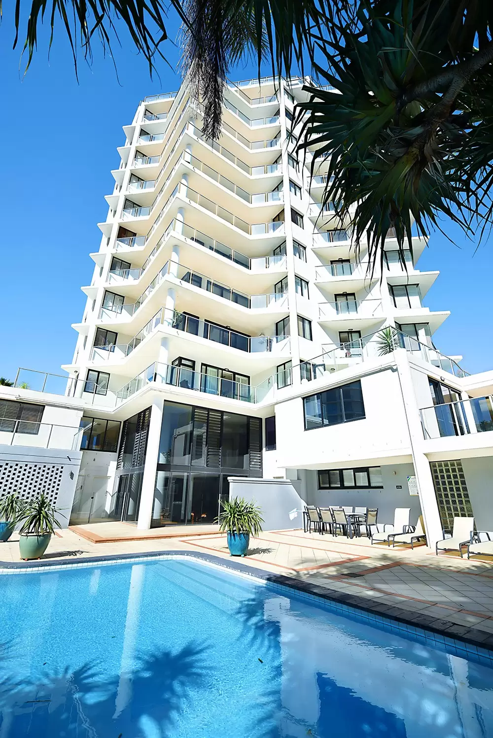 11/19 Peak Avenue, Main Beach Sold by Queensland Sotheby's International Realty - image 1