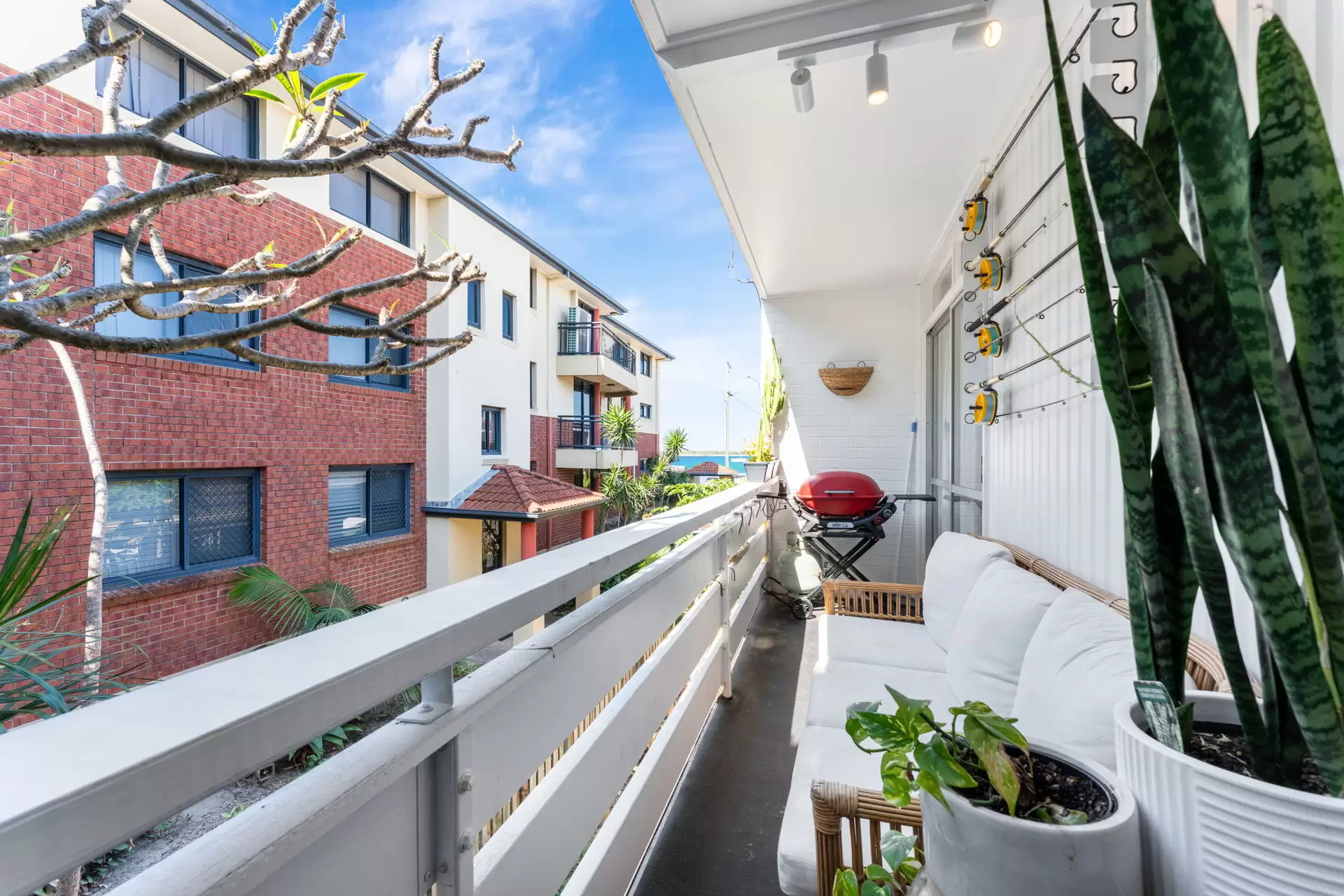 8/272 Marine Parade, Labrador Sold by  - image 1