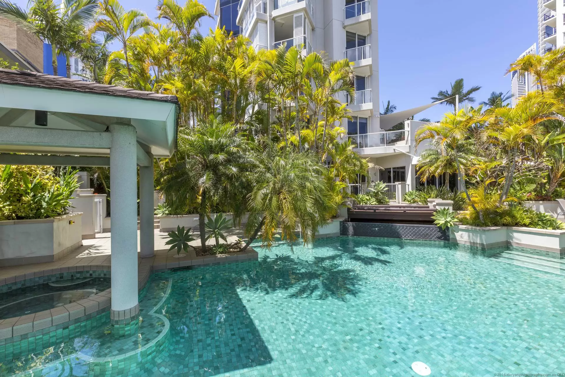 16/20-26 Riverview Parade, Surfers Paradise Sold by Queensland Sotheby's International Realty - image 1