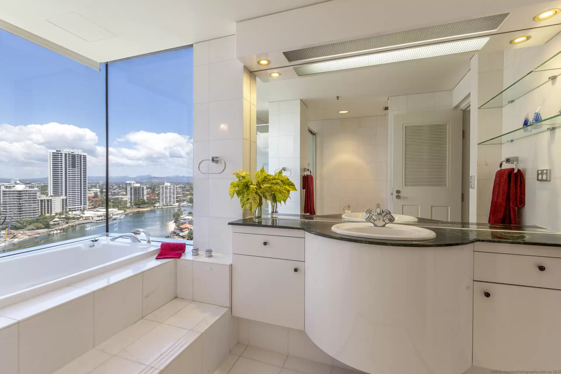 16/20-26 Riverview Parade, Surfers Paradise Sold by Queensland Sotheby's International Realty - image 1