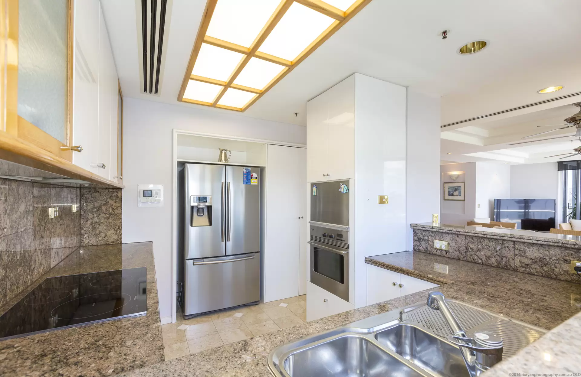 16/20-26 Riverview Parade, Surfers Paradise Sold by Queensland Sotheby's International Realty - image 1