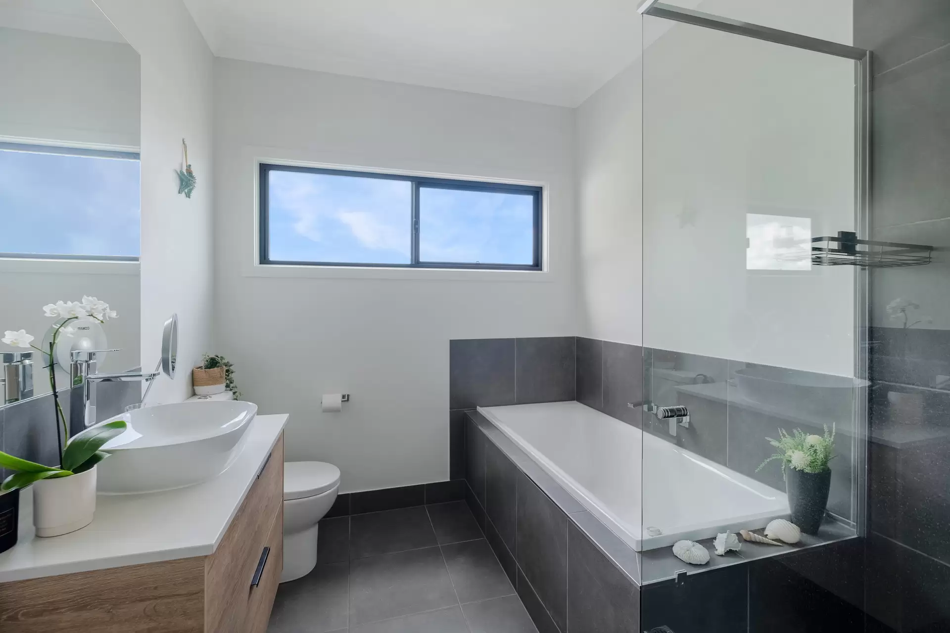 5 Wattlebird Cls, Bli Bli Sold by Queensland Sotheby's International Realty - image 1