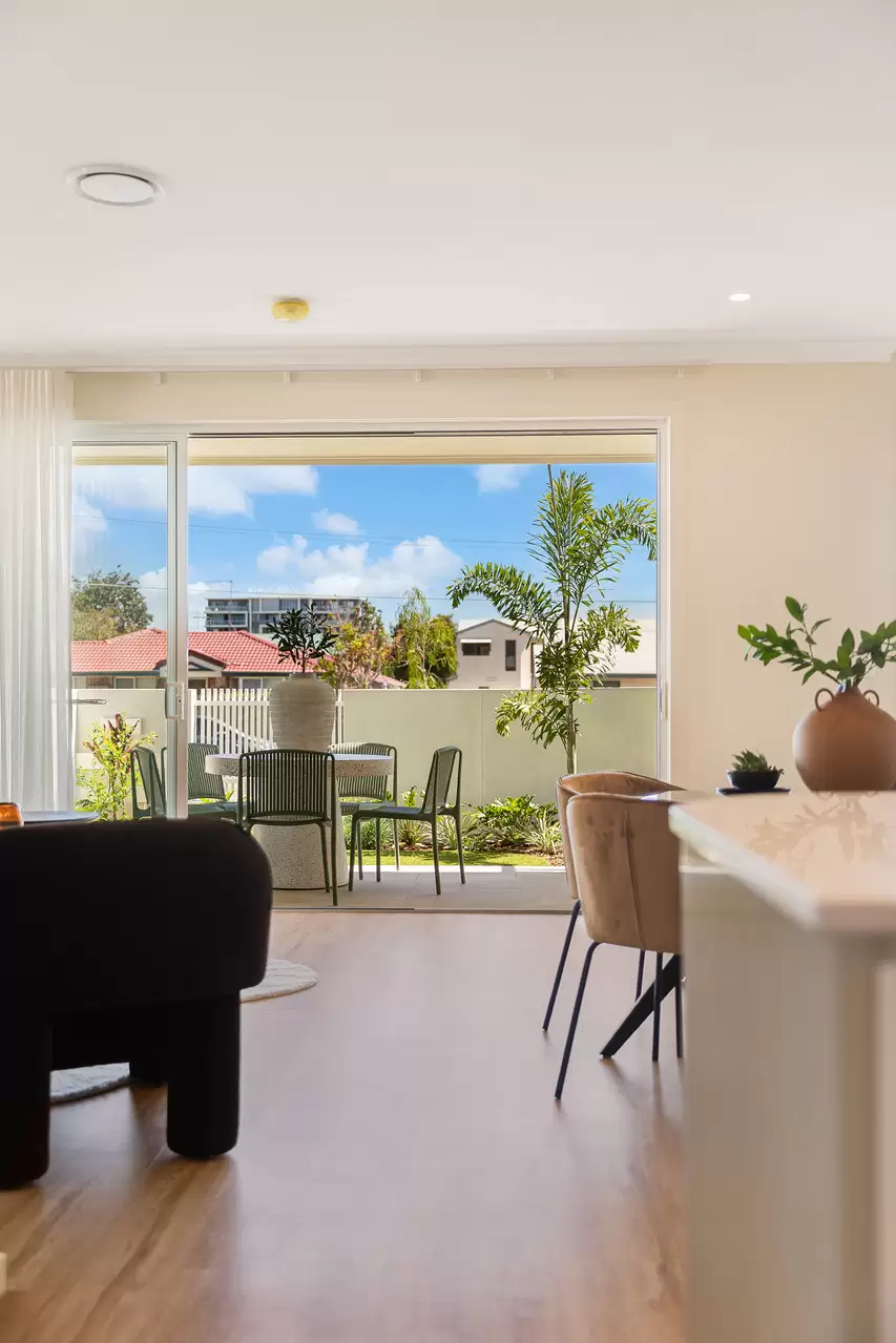 2/69 Queen Street, Cleveland Sold by Queensland Sotheby's International Realty - image 1