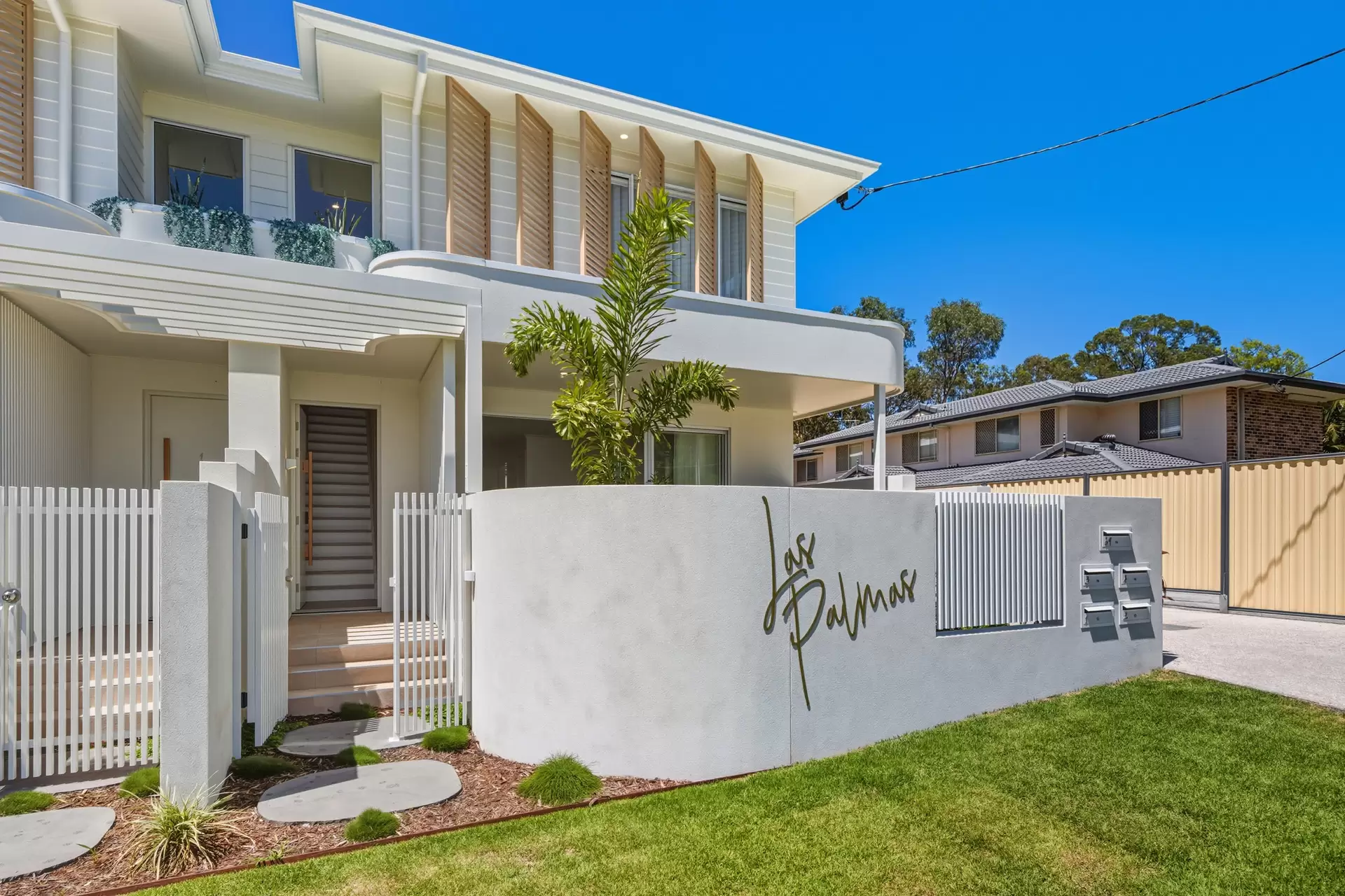 2/69 Queen Street, Cleveland Sold by Queensland Sotheby's International Realty - image 1