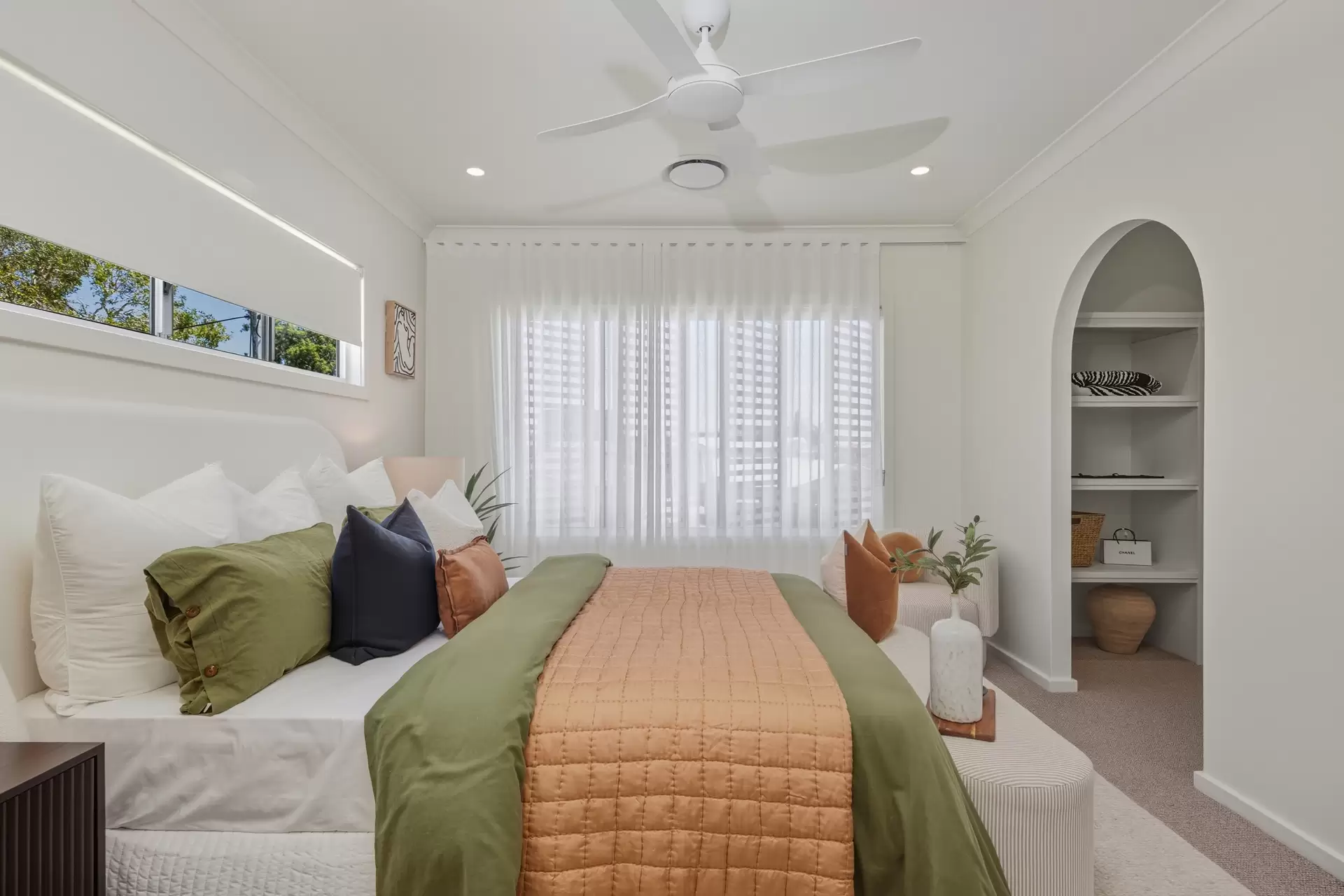 2/69 Queen Street, Cleveland Sold by Queensland Sotheby's International Realty - image 1