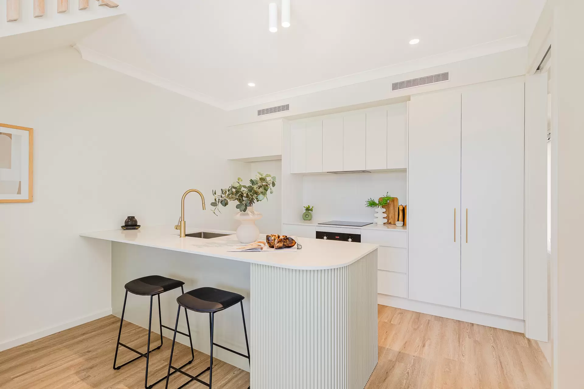 2/69 Queen Street, Cleveland Sold by Queensland Sotheby's International Realty - image 1