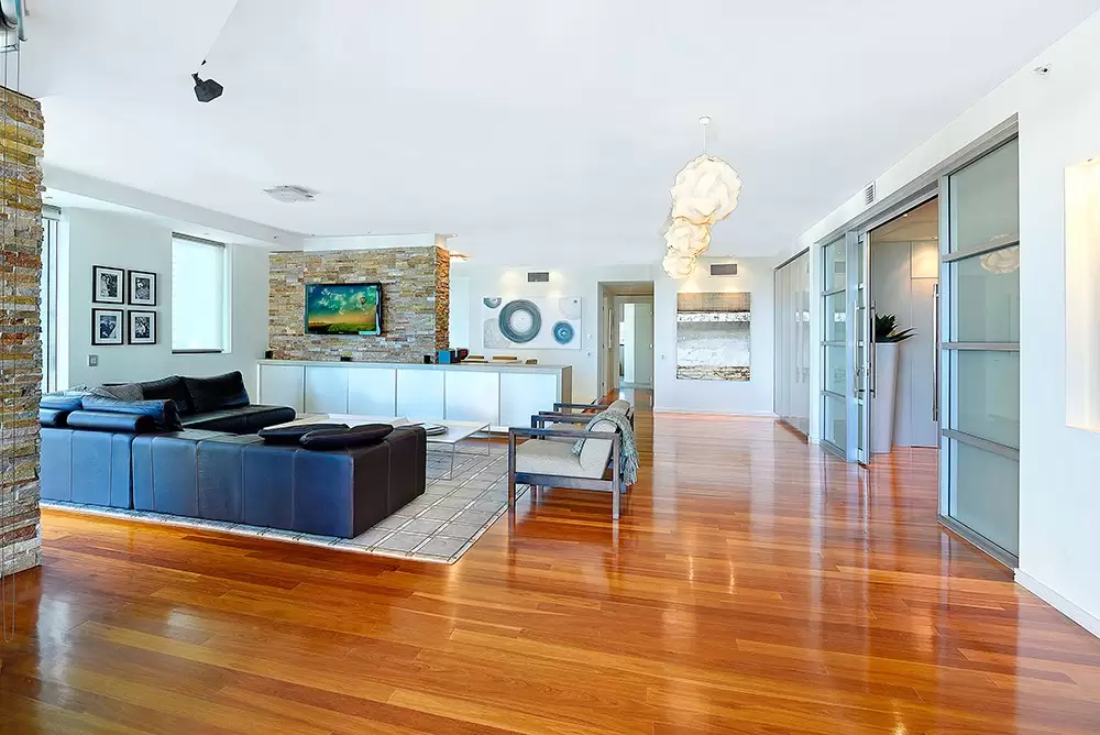 31/11 Peak Avenue, Main Beach Sold by Queensland Sotheby's International Realty - image 1