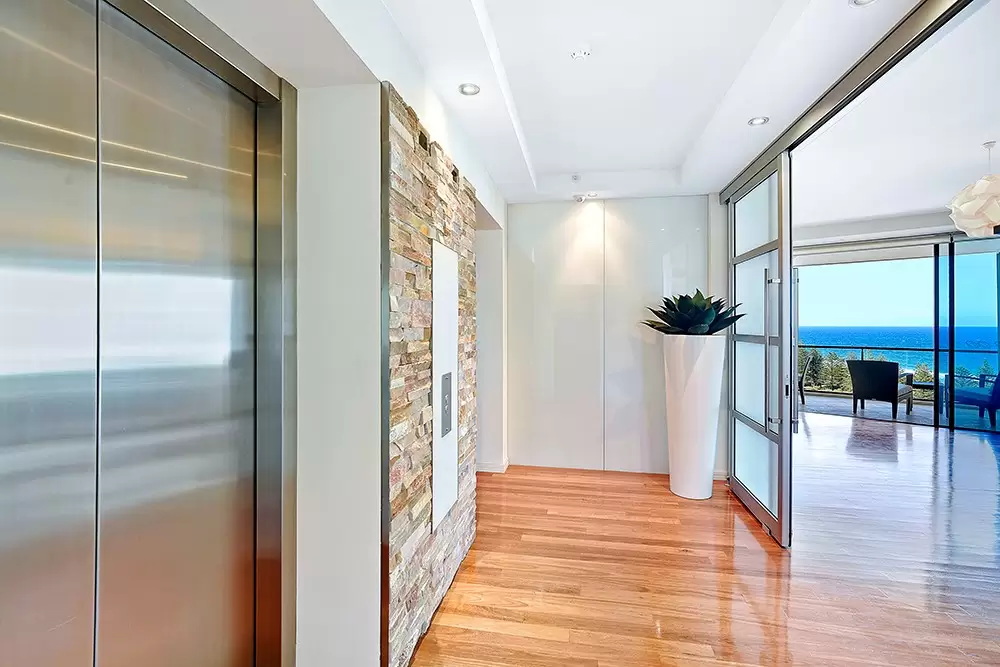 31/11 Peak Avenue, Main Beach Sold by Queensland Sotheby's International Realty - image 1