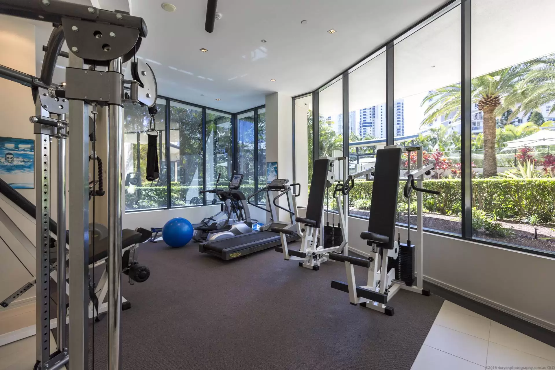 31/11 Peak Avenue, Main Beach Sold by Queensland Sotheby's International Realty - image 1