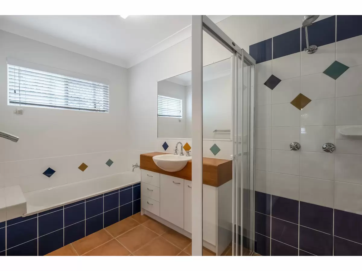 4 Highgrove Circuit, Peregian Springs Sold by Queensland Sotheby's International Realty - image 1