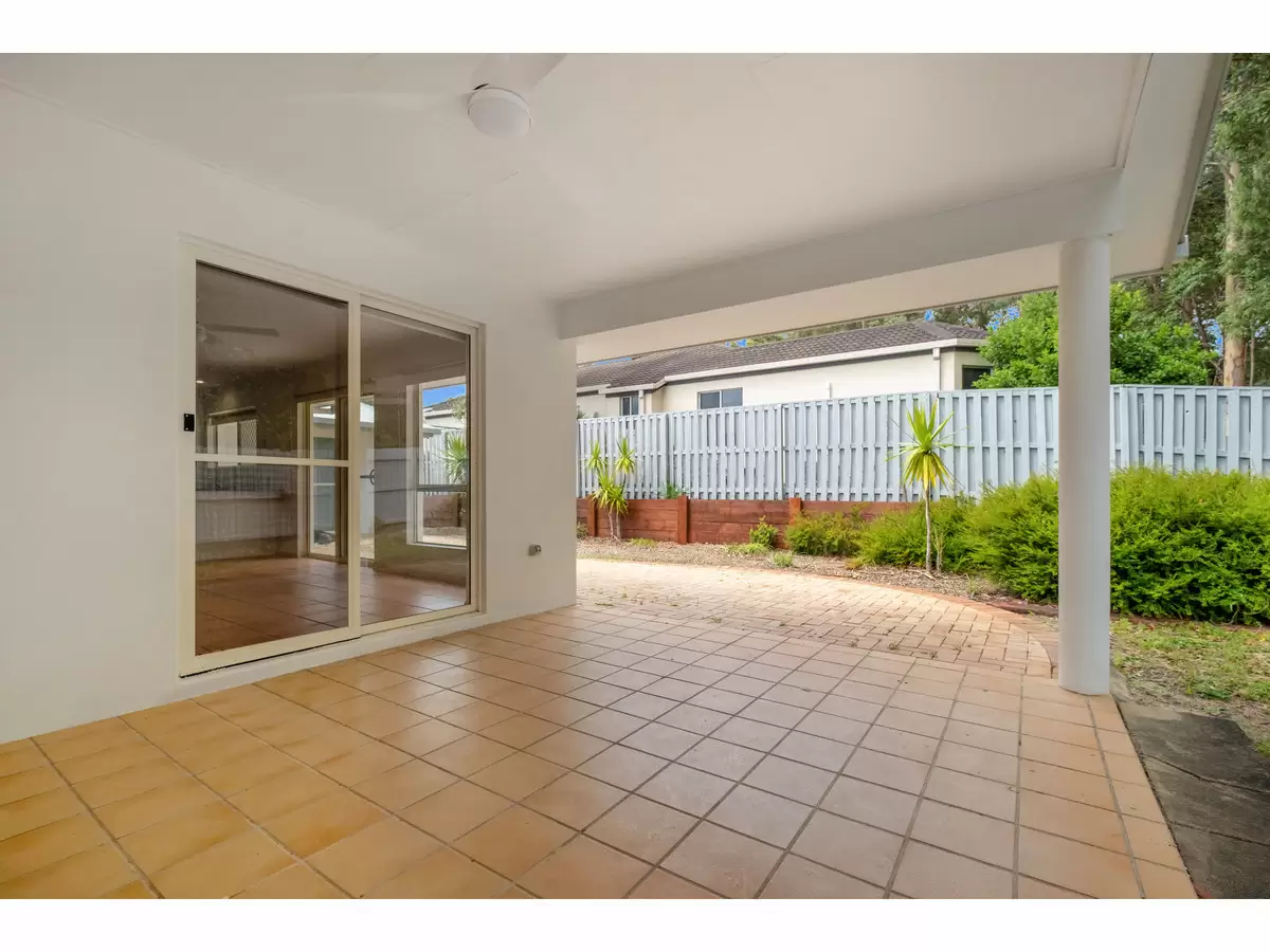 4 Highgrove Circuit, Peregian Springs Sold by Queensland Sotheby's International Realty - image 1