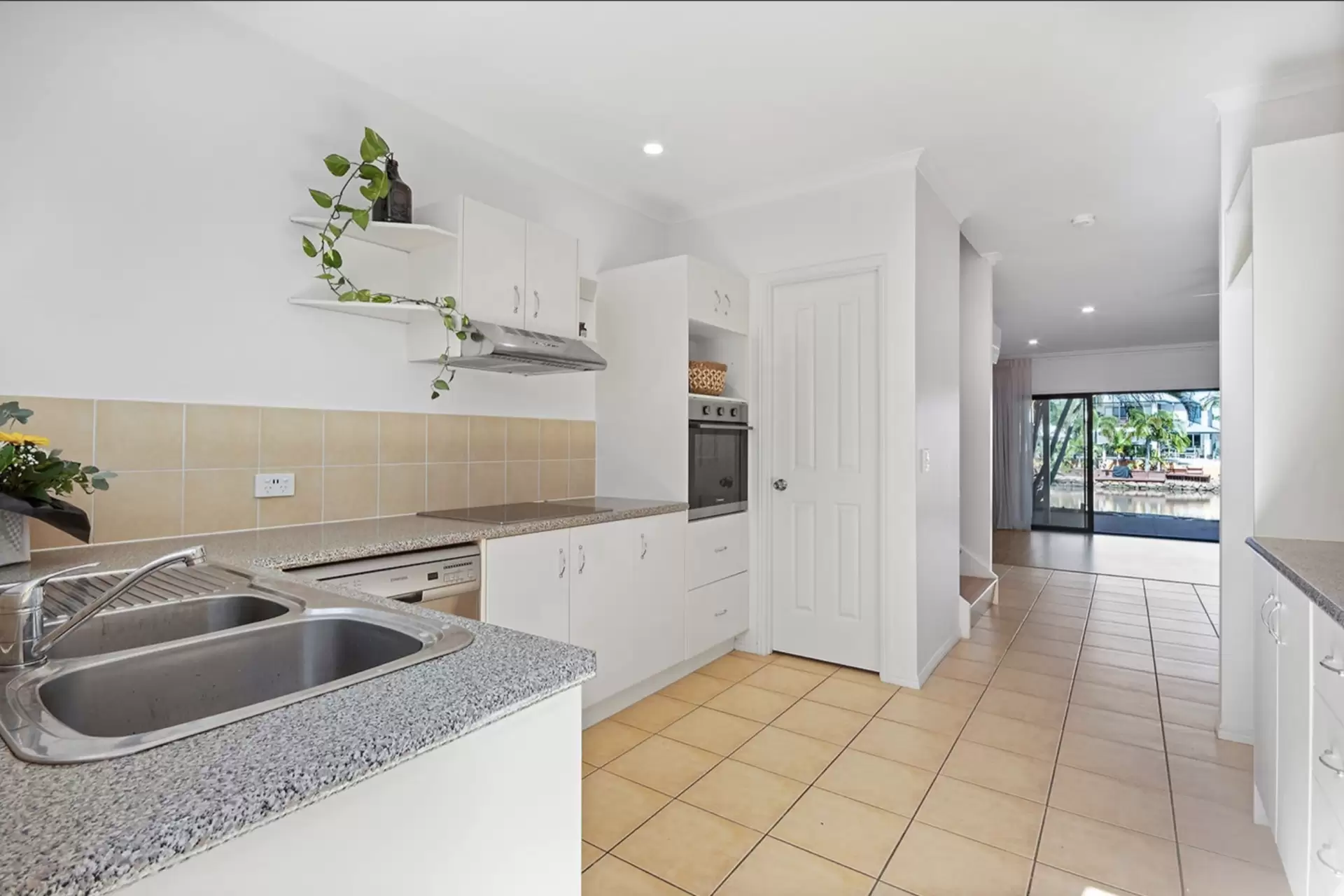 39/151-153 Mudjimba Beach Road, Mudjimba Sold by Queensland Sotheby's International Realty - image 1