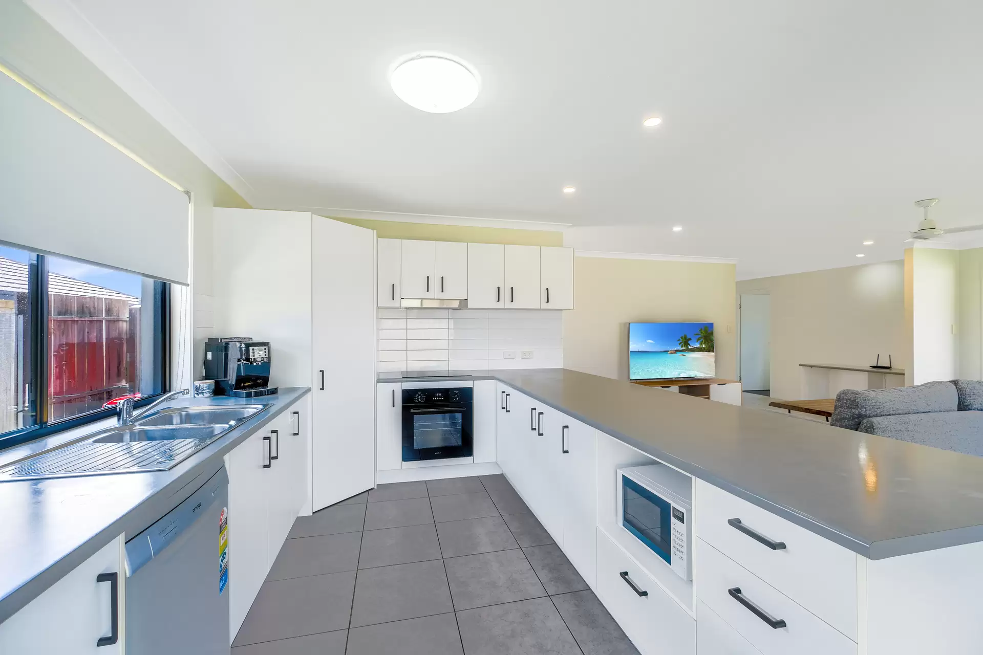 37 Ruby Crescent, Meridan Plains Sold by Queensland Sotheby's International Realty - image 1