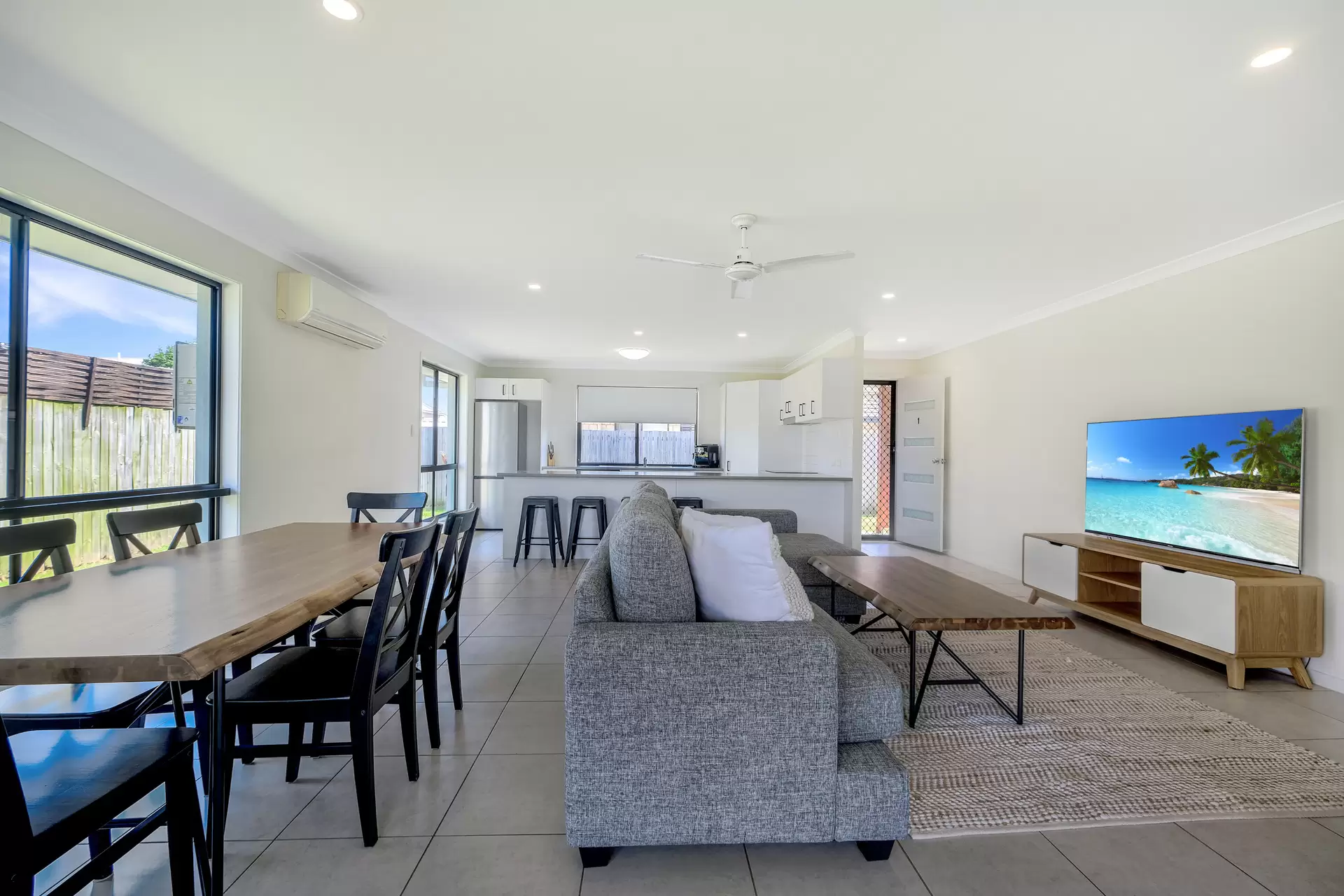 37 Ruby Crescent, Meridan Plains Sold by Queensland Sotheby's International Realty - image 1