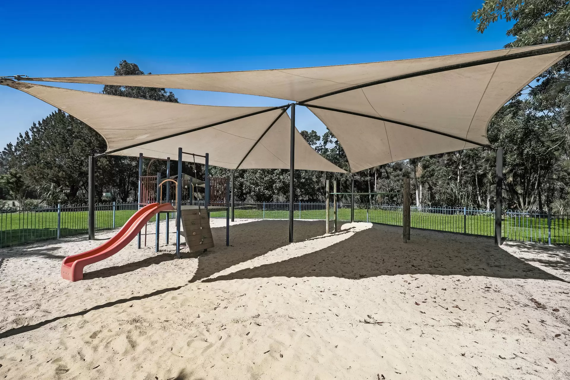 96/151-153 Mudjimba Beach Road, Mudjimba Sold by Queensland Sotheby's International Realty - image 1