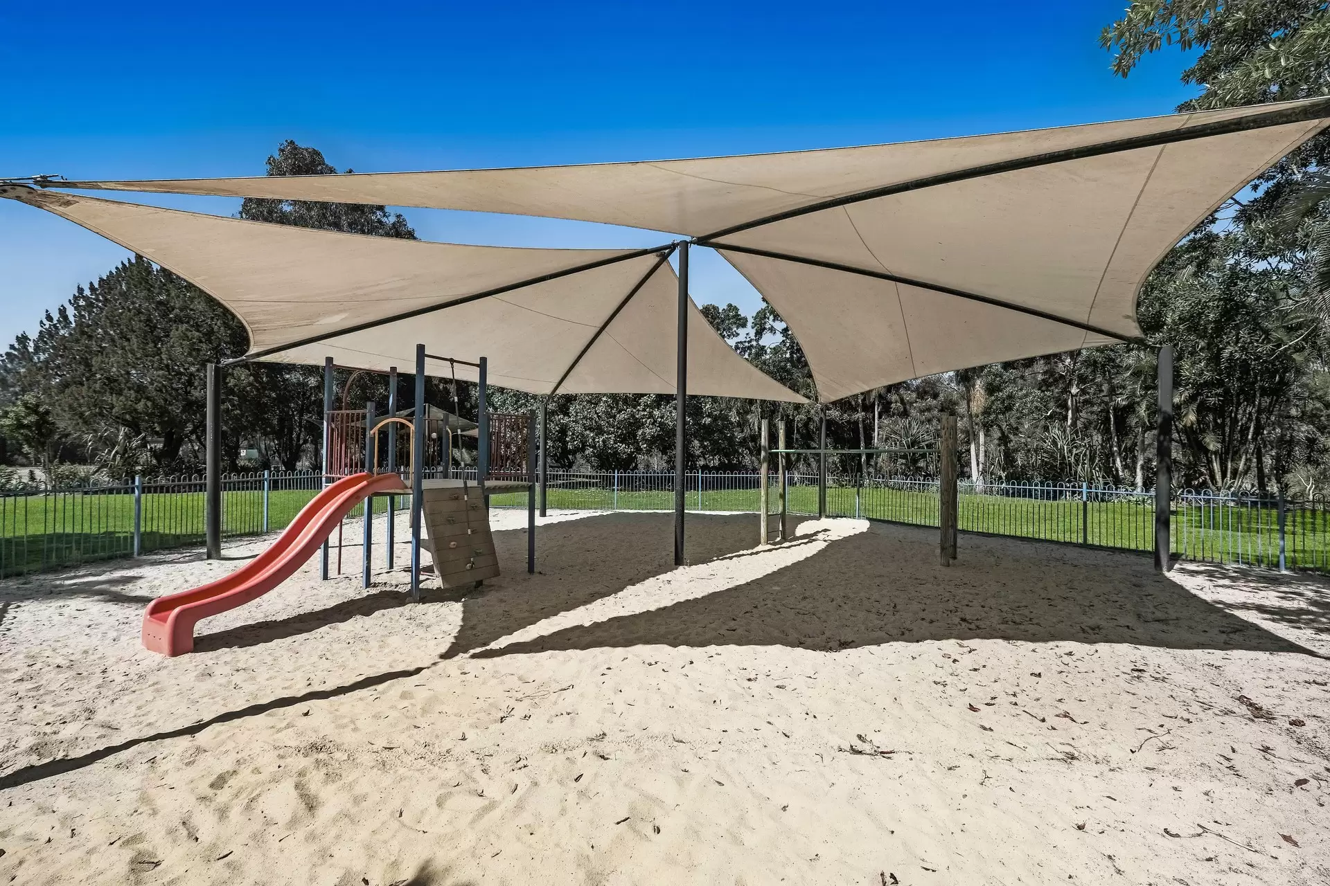 79/151-153 Mudjimba Beach Road, Mudjimba Sold by Queensland Sotheby's International Realty - image 1