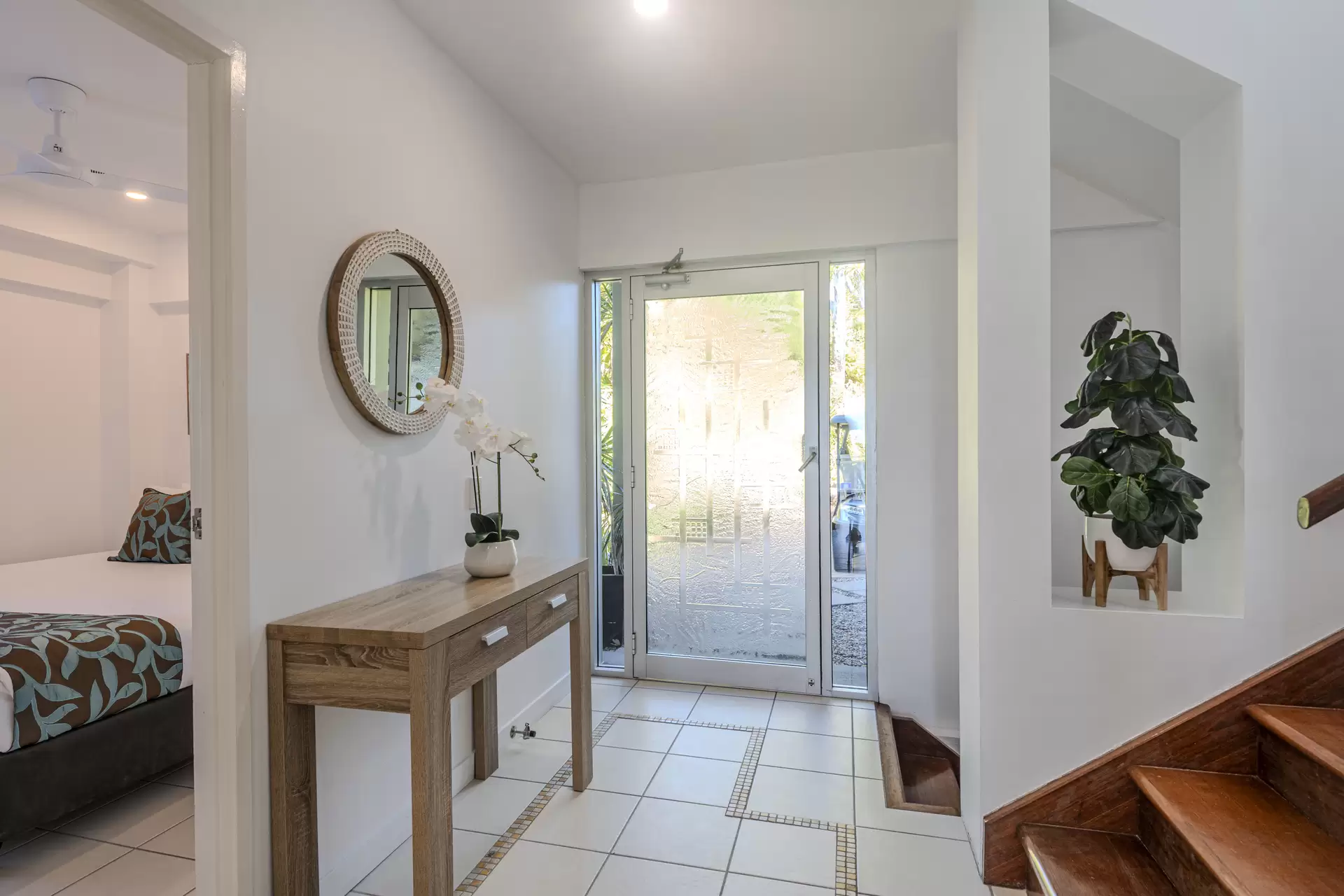 9 Acacia Drive, Hamilton Island Sold by  - image 1