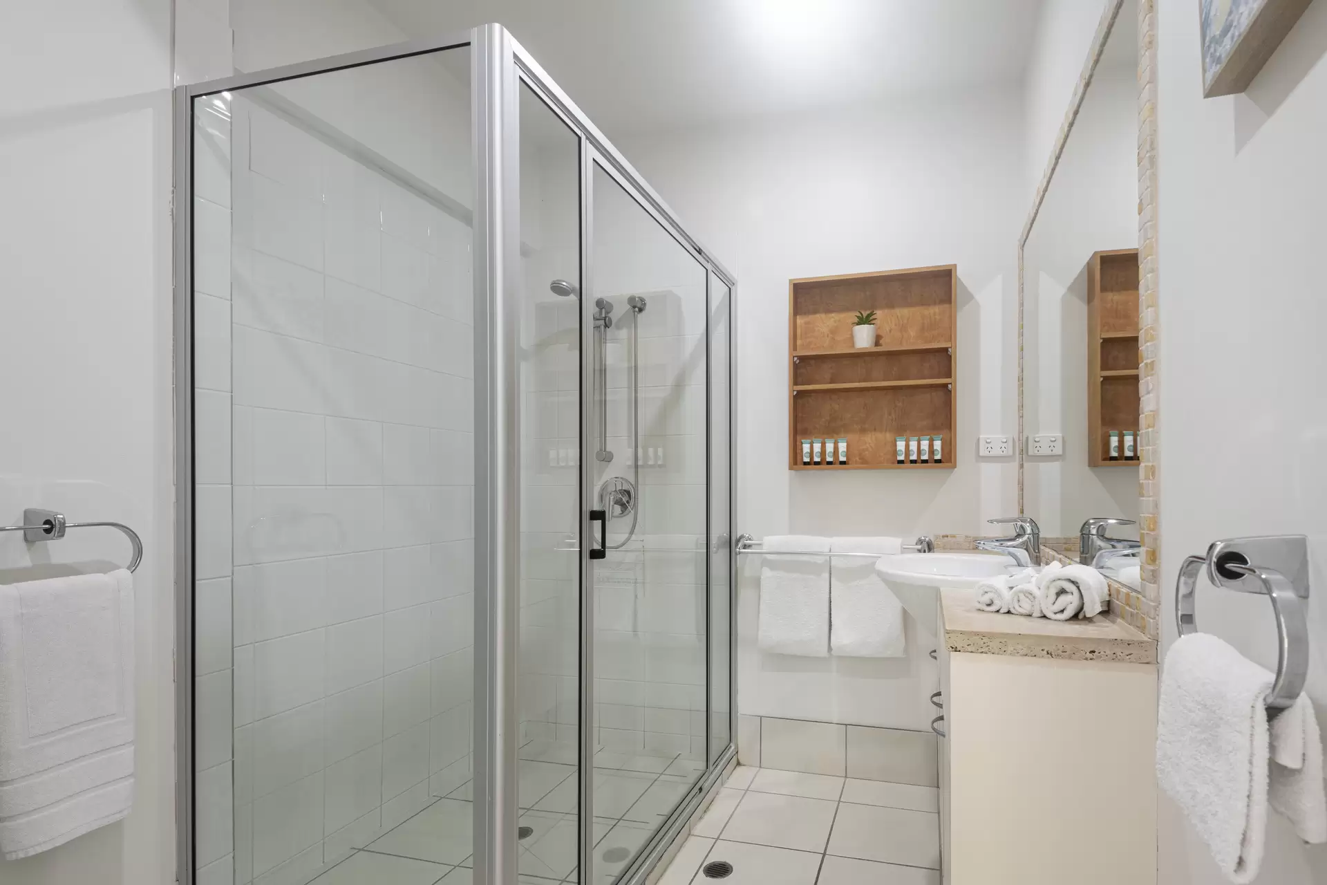 9 Acacia Drive, Hamilton Island Sold by Queensland Sotheby's International Realty - image 1