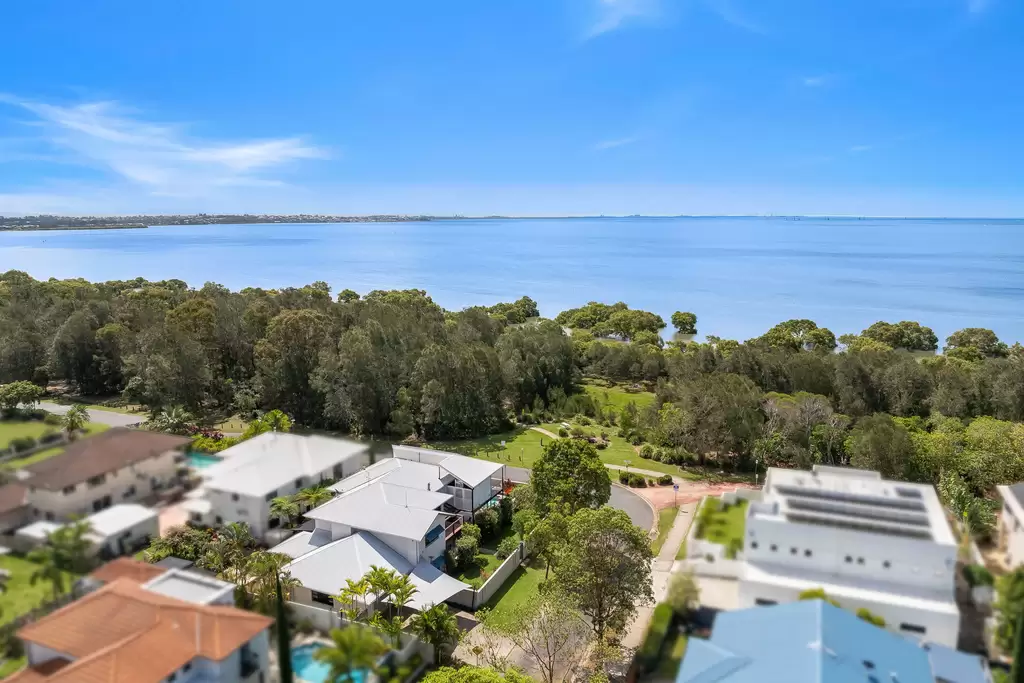 13 Allan Day Drive, Wellington Point Sold by Queensland Sotheby's International Realty