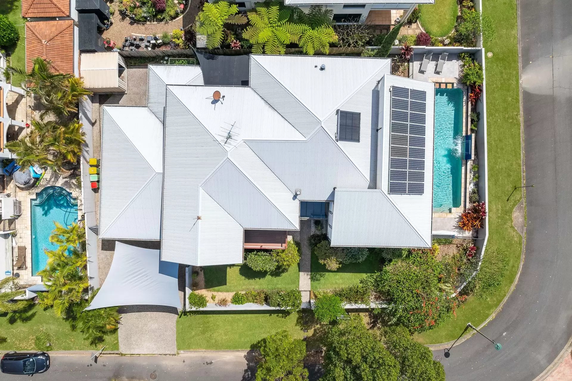 13 Allan Day Drive, Wellington Point Sold by Queensland Sotheby's International Realty - image 1