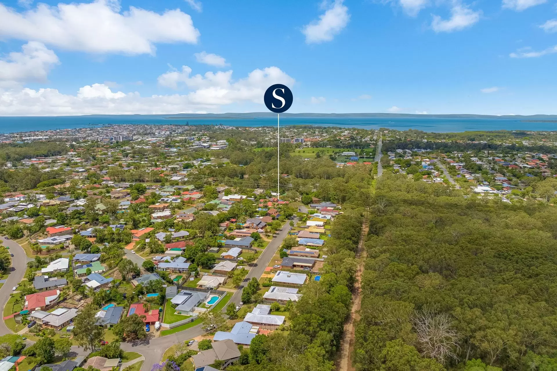 39 Sunshine Drive, Cleveland Sold by Queensland Sotheby's International Realty - image 1