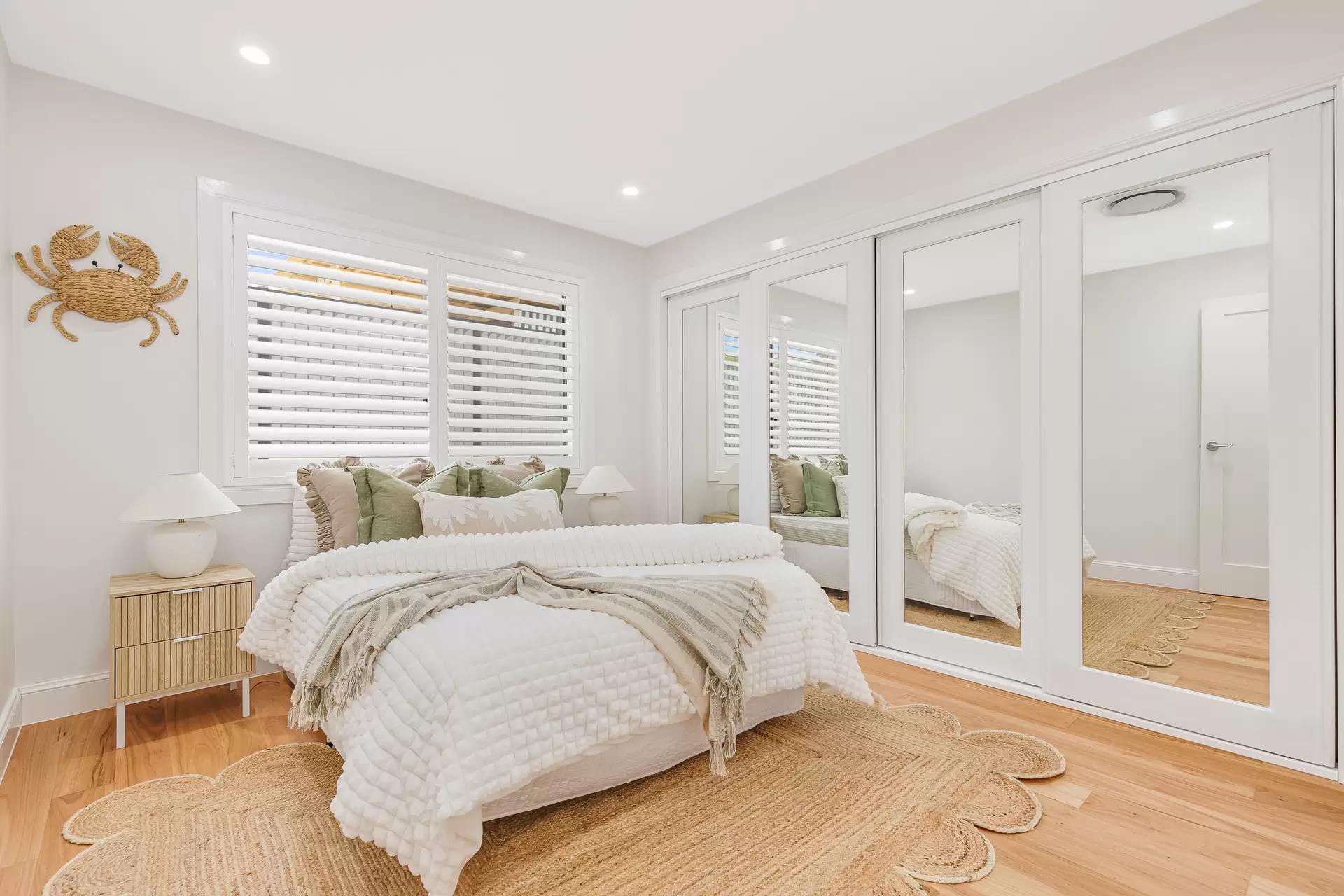 39 Sunshine Drive, Cleveland Sold by Queensland Sotheby's International Realty - image 1