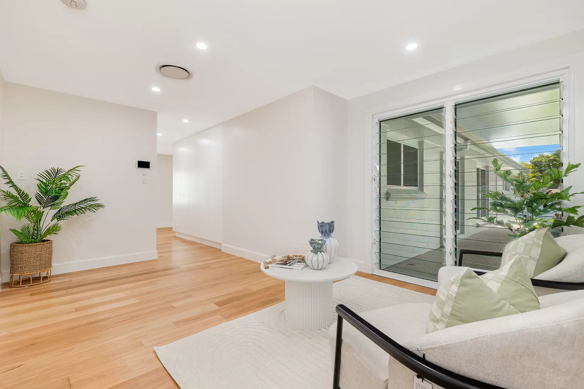 39 Sunshine Drive, Cleveland Sold by Queensland Sotheby's International Realty - image 1