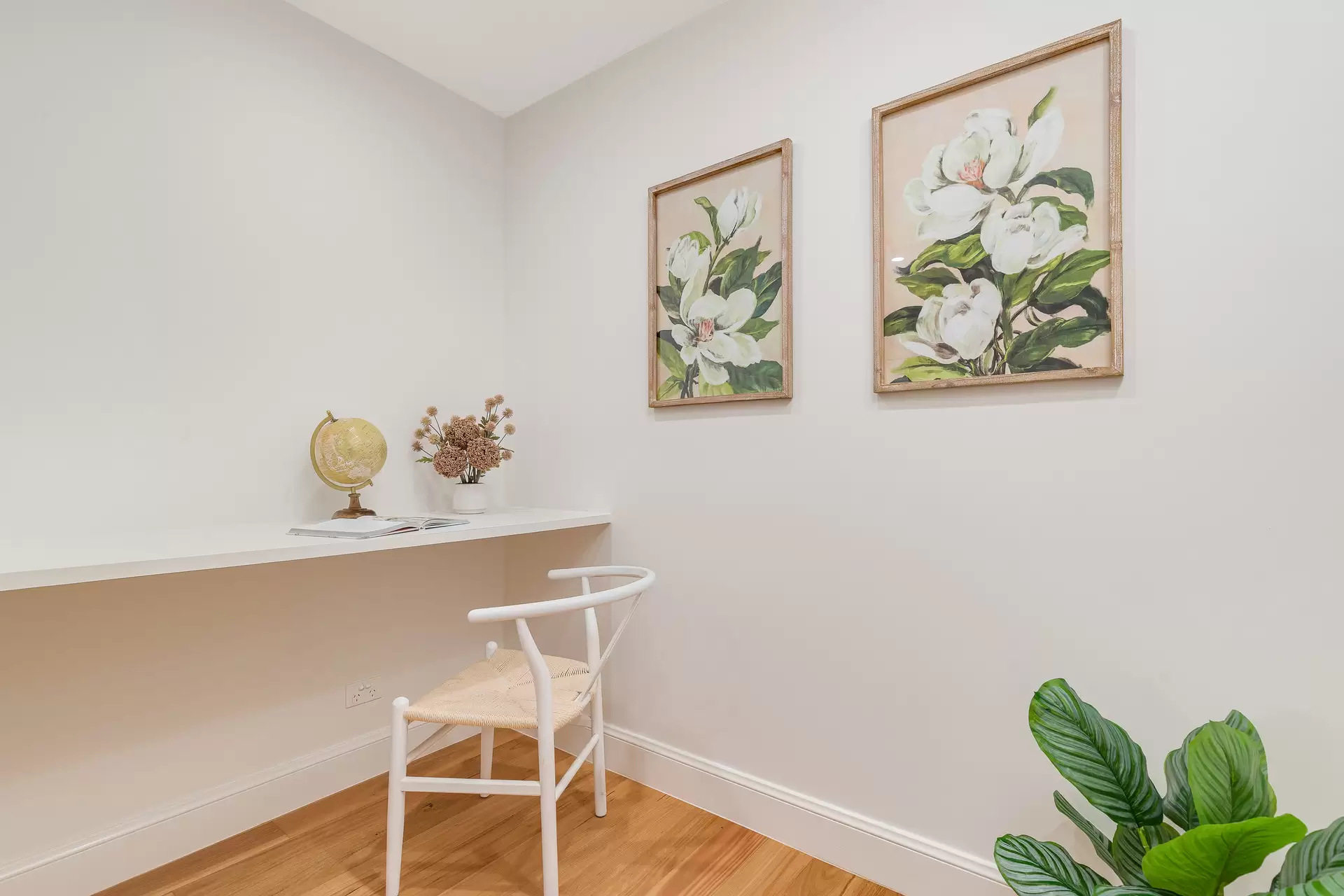 39 Sunshine Drive, Cleveland Sold by Queensland Sotheby's International Realty - image 1