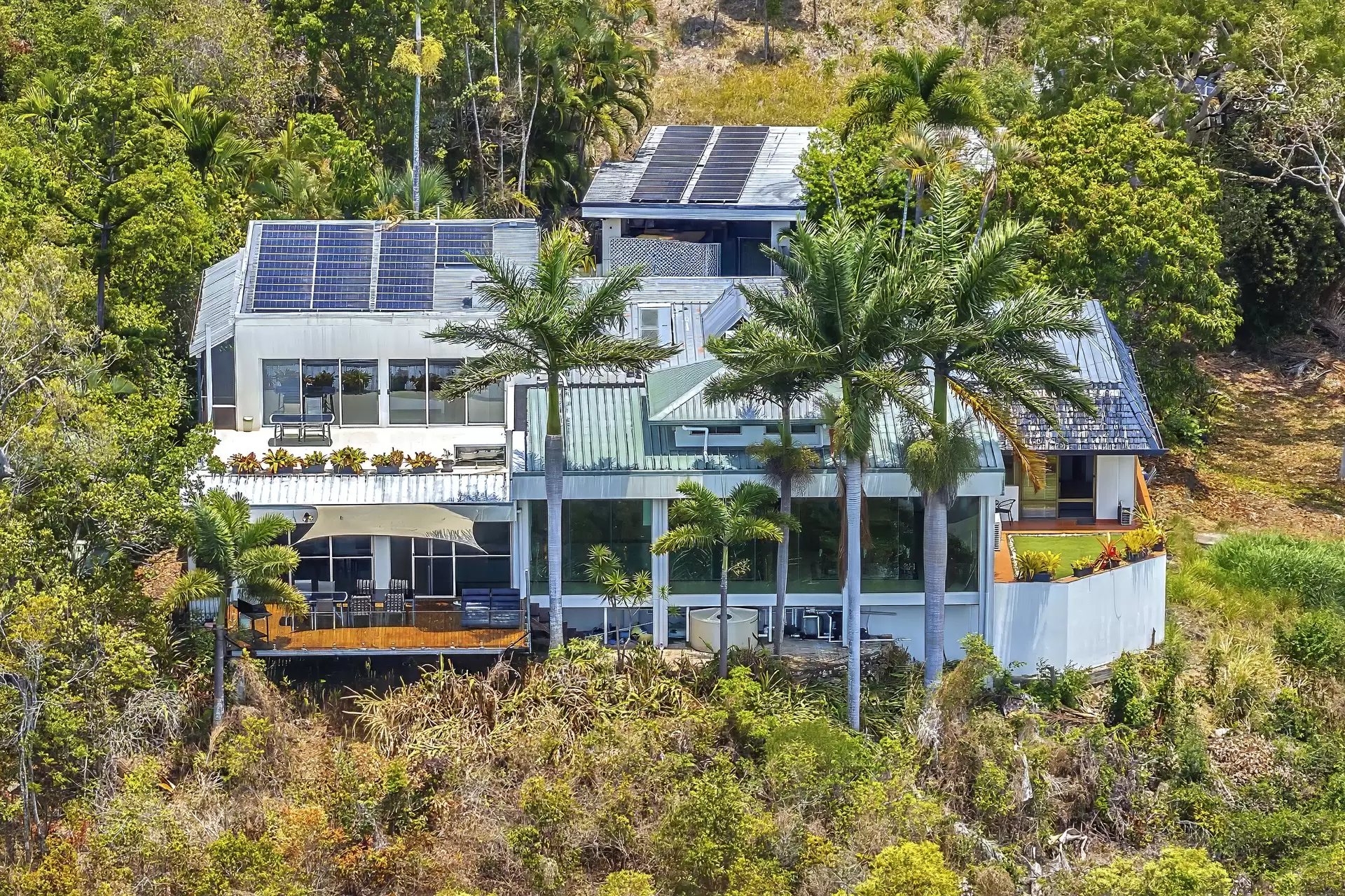88 Yachtsman Parade, Cannonvale For Sale by Queensland Sotheby's International Realty - image 1