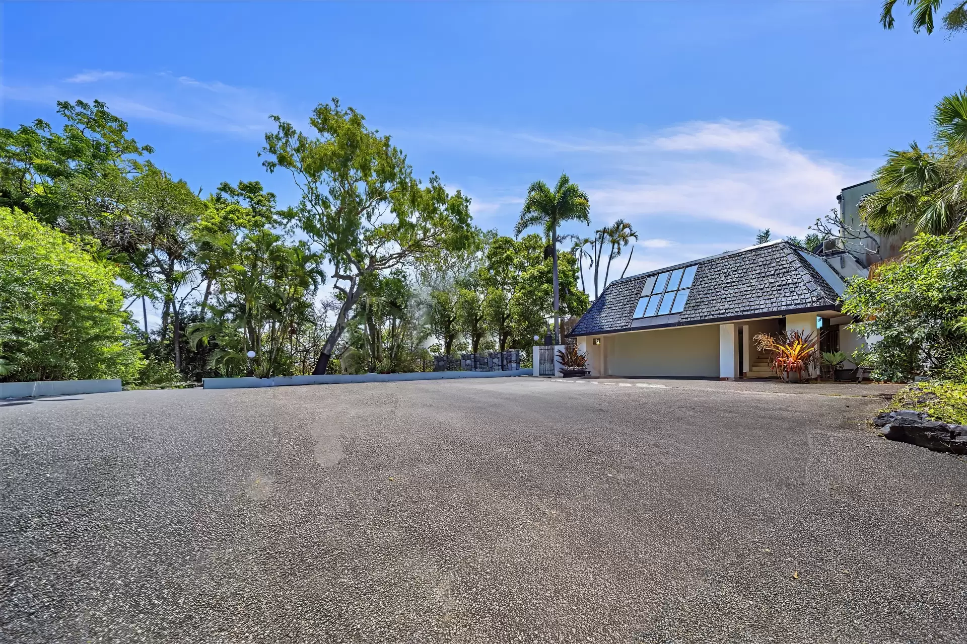 88 Yachtsman Parade, Cannonvale For Sale by Queensland Sotheby's International Realty - image 1