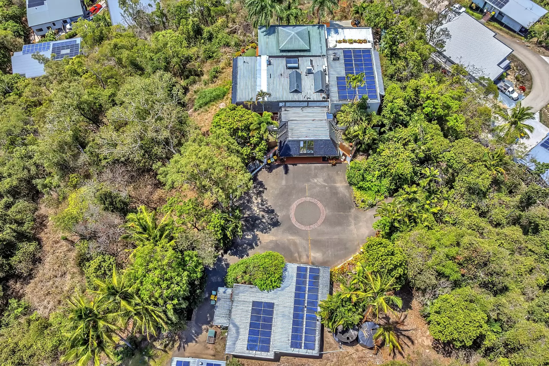 88 Yachtsman Parade, Cannonvale For Sale by Queensland Sotheby's International Realty - image 1