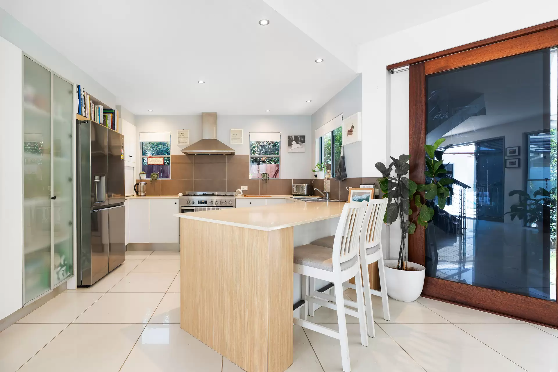 5 Bunker Court, Peregian Springs Sold by Queensland Sotheby's International Realty - image 1