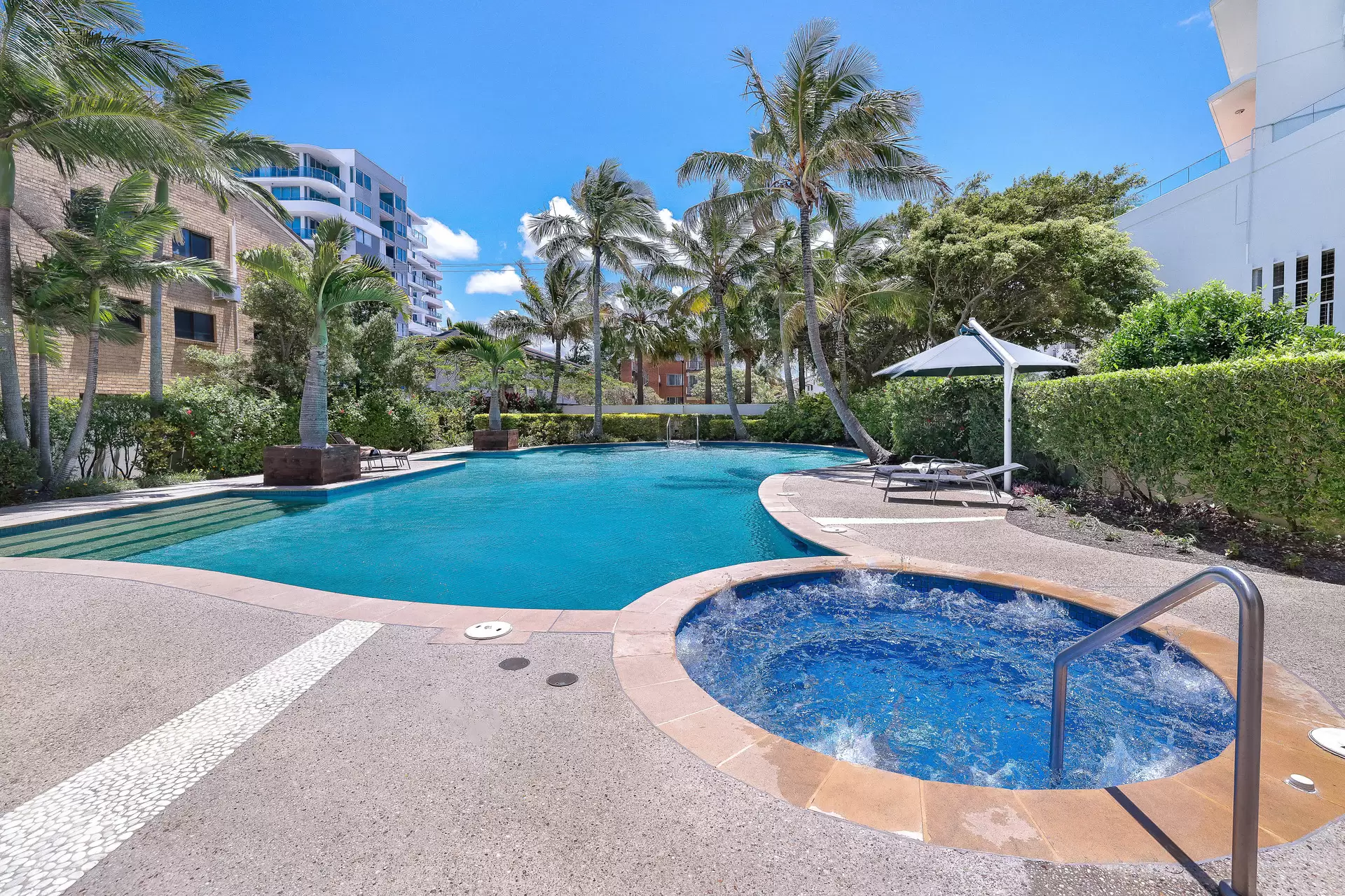 99/326 Marine Parade, Labrador Sold by Queensland Sotheby's International Realty - image 1
