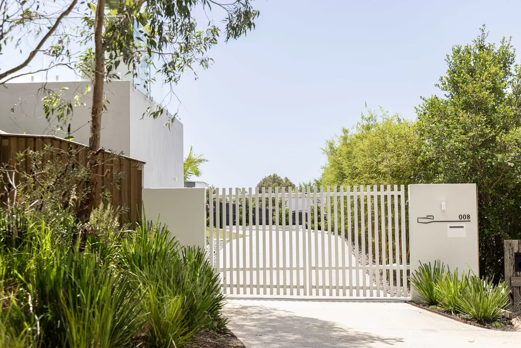 8 Tallowood Court, Peregian Springs Sold by Queensland Sotheby's International Realty - image 1