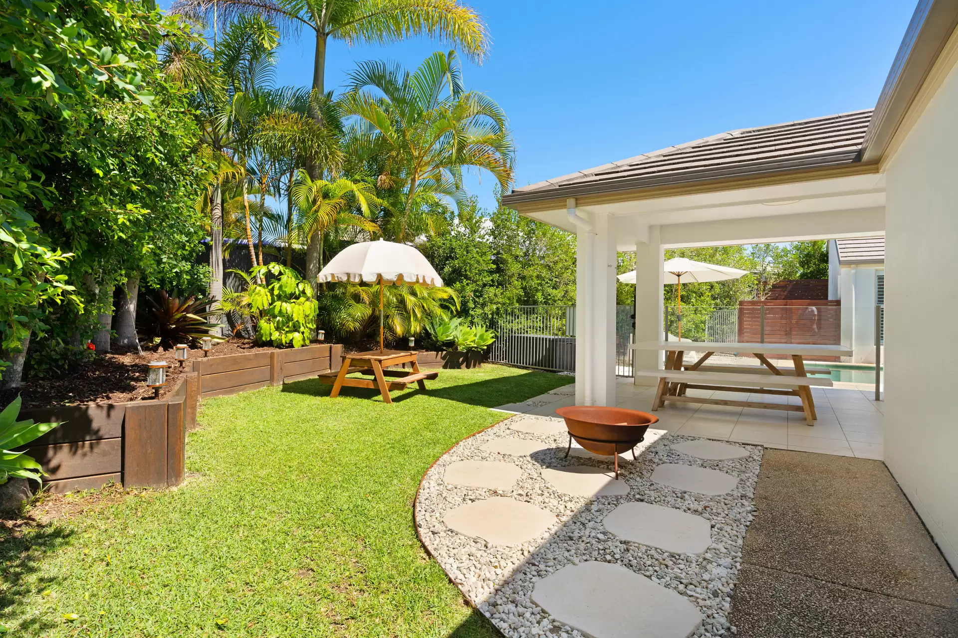 3 Spyglass Close, Peregian Springs Sold by Queensland Sotheby's International Realty - image 1